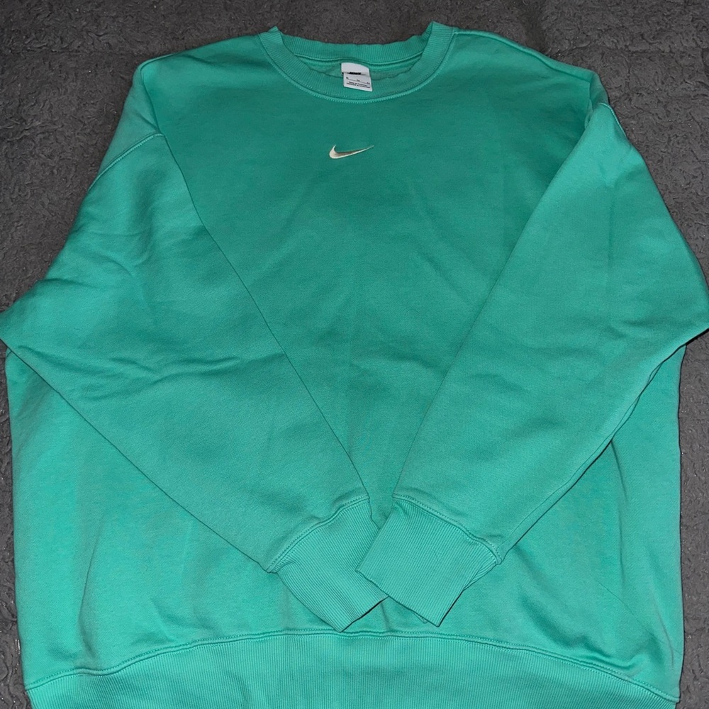 Nike Women’s Crewneck